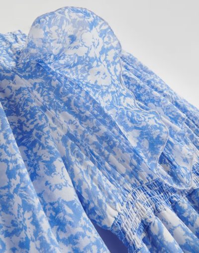 Maxi-jurk-met-patroon-lichtblauw