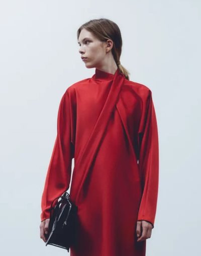Gedrapeerde-jurk-rood